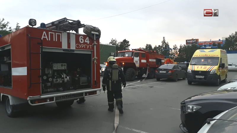 В Сургуте пожарные выезжали на вызов из-за непотушенной сигареты в многоэтажке