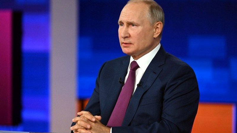 На прямой линии с Владимиром Путиным прозвучало 5 вопросов от жителей УрФО