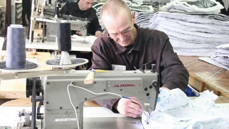В тюрьмах Югры увеличилось число заключенных, занятых на швейном производстве