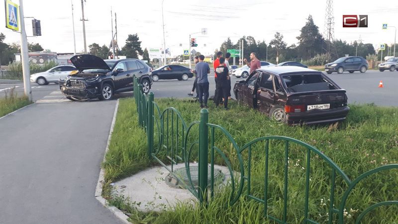 Две аварии за один вечер в Сургуте: пострадавших в общей сложности трое
