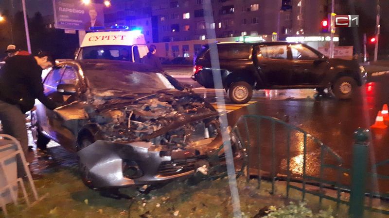 Две иномарки столкнулись на одном из перекрестков Сургута