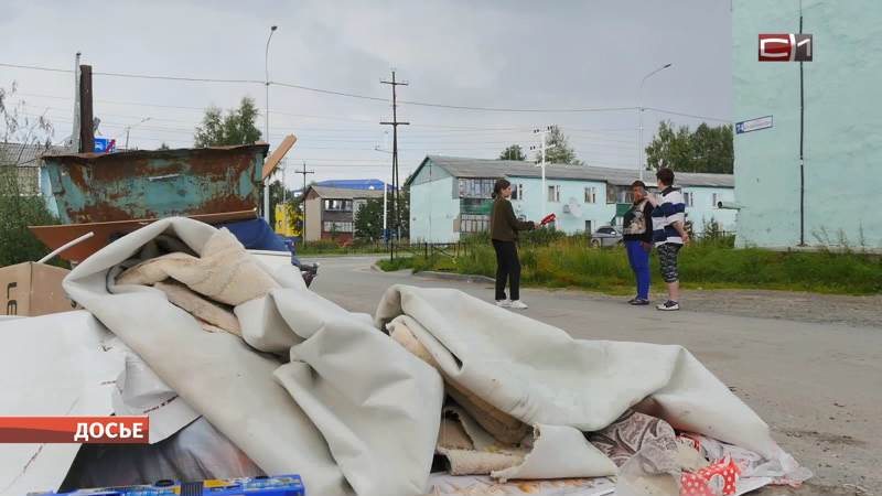 Кто виноват? В Сургутском районе жители жалуются на проблемы с вывозом мусора