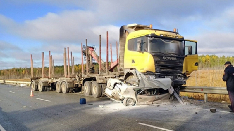 Жесткая авария на трассе в Югре унесла жизнь водителя «Фольксвагена»