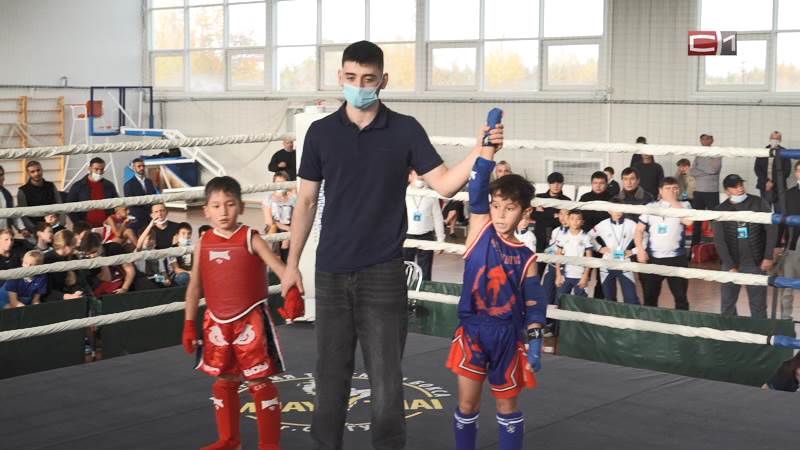 Открытый турнир по тайскому боксу проходит в Федоровском
