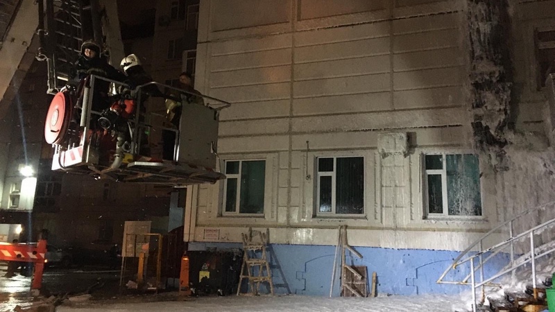 В Нижневартовске из-за ресторана вспыхнула вентиляция многоэтажки