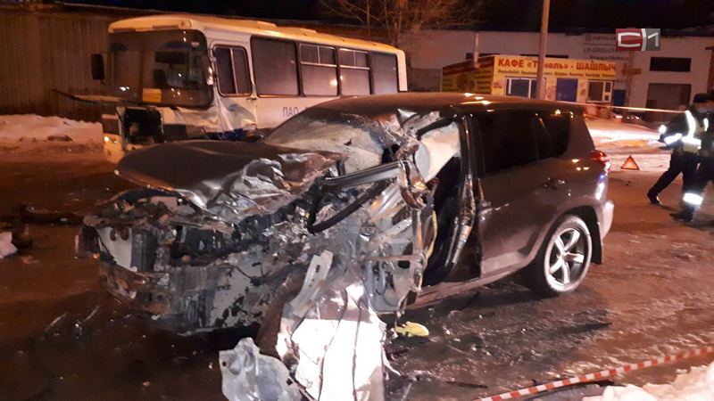 В Сургуте при столкновении с автобусом погиб водитель «Тойоты». ФОТО