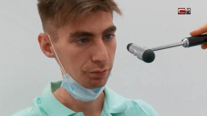 В Тюмени реабилитировали пациента, которого частично парализовало после укуса клеща