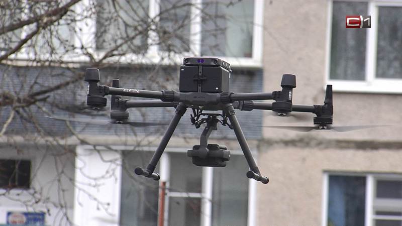 Улыбаемся и машем: зачем в небе над Сургутом летают дроны с камерами