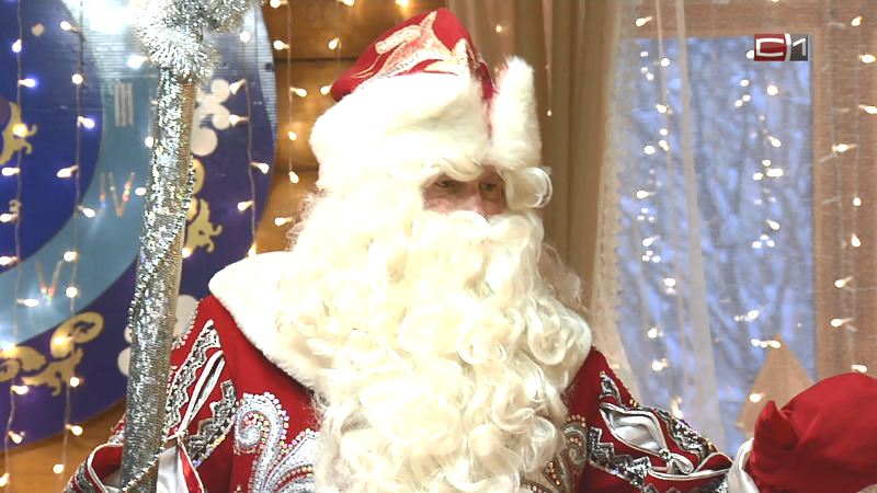 В Сургутском районе дети поздравили Деда Мороза с днем рождения