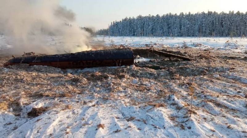 В Югре устанавливают обстоятельства, при которых на месторождении сгорел вертолет 