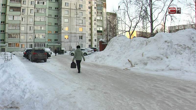 Порядка 300 многоэтажек в центре Сургута посреди зимы могут остаться без УК