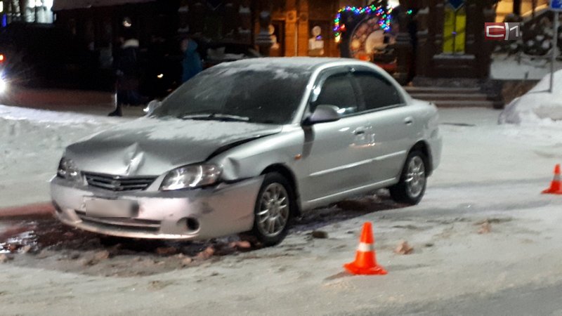 Четыре человека пострадали в ДТП с такси в Сургуте