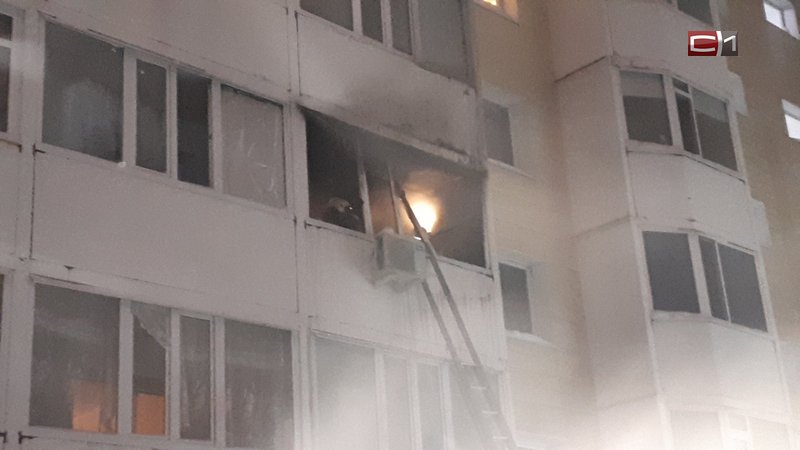Пожар в одном из домов Сургута — загорелась праздничная гирлянда