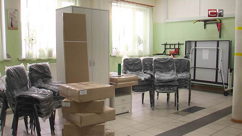 Реабилитационный центр в Сургутском районе обставили мебелью