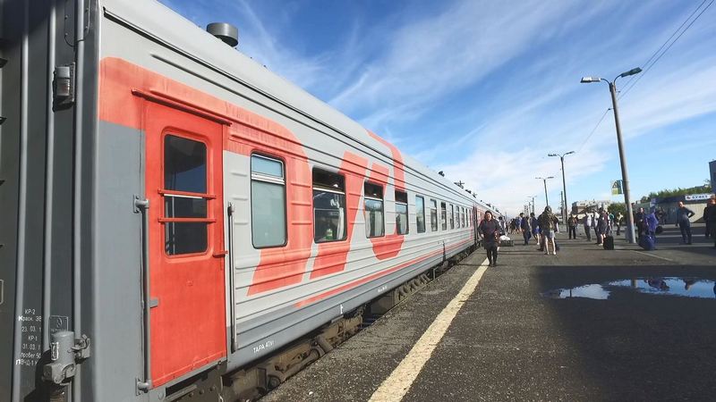 Чиновник РЖД взял себе вагон, чтобы покататься из Сургута в ЯНАО