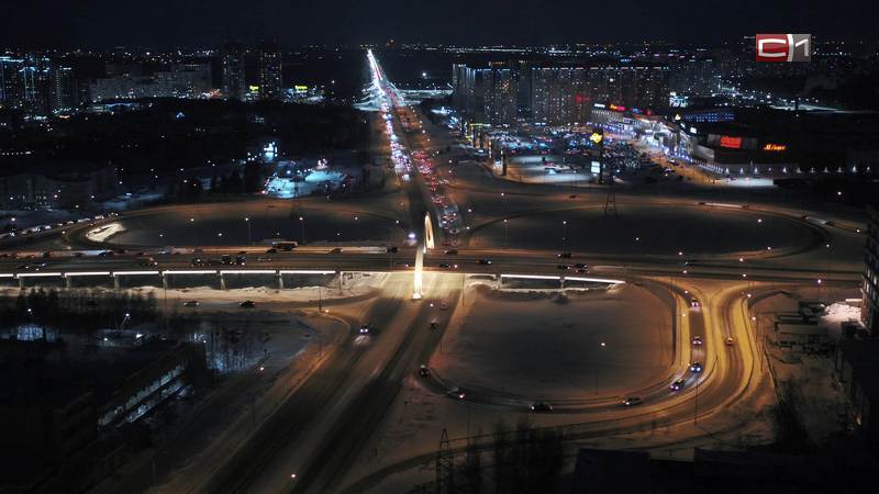 Дорогу к сургутскому аэропорту планируют украсить архитектурной подсветкой
