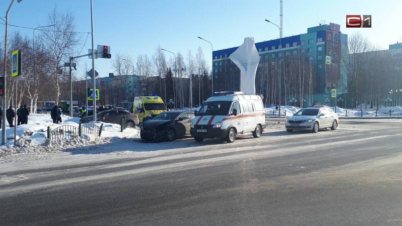 Смертельное ДТП на перекрестке в Сургуте: погибла женщина-водитель. ФОТО
