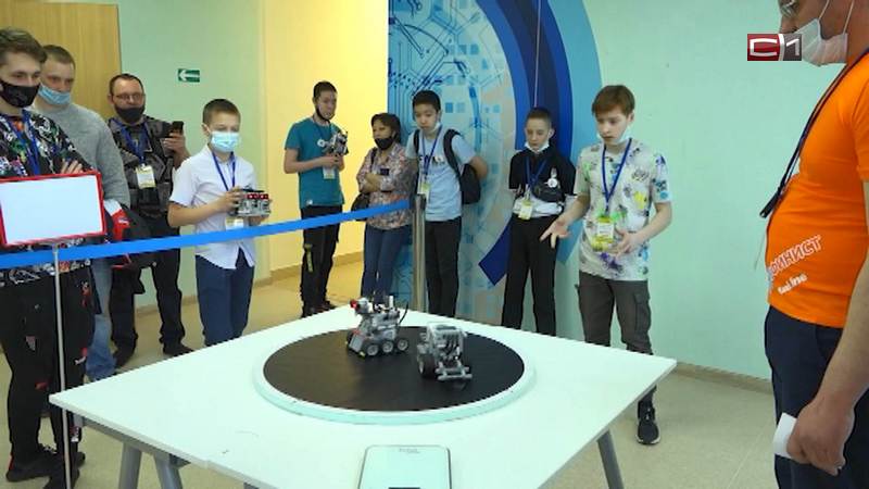 Школьники из Югры поучаствовали в фестивале робототехники в Тюмени