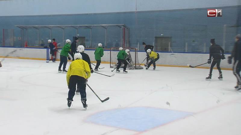 Хоккеисты команды «Югра» провели мастер-класс для юных сургутских спортсменов