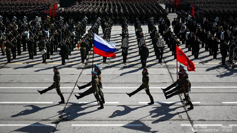 Двое студентов из Югры стали послами Победы на празднике в Москве