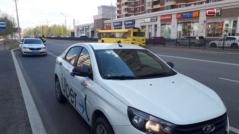 Подросток выскочил на дорогу и угодил под колеса автомобиля в Сургуте