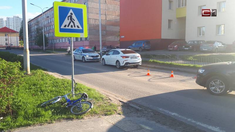 На «зебре» в Сургуте автомобиль сбил 8-летнего велосипедиста