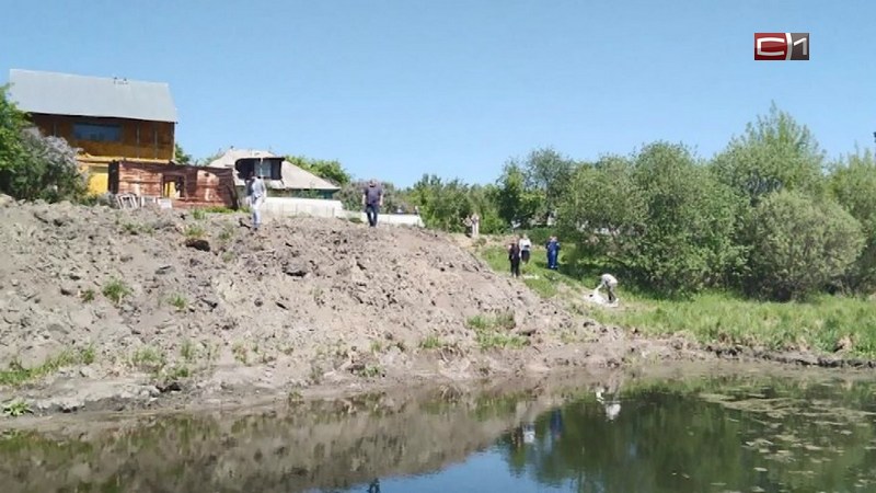 Двое детей утонули в котловане рядом с домом в Тюменской области