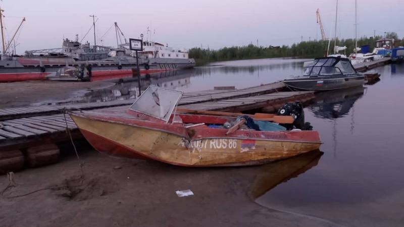 Две лодки столкнулись близ Ханты-Мансийска. Есть погибший