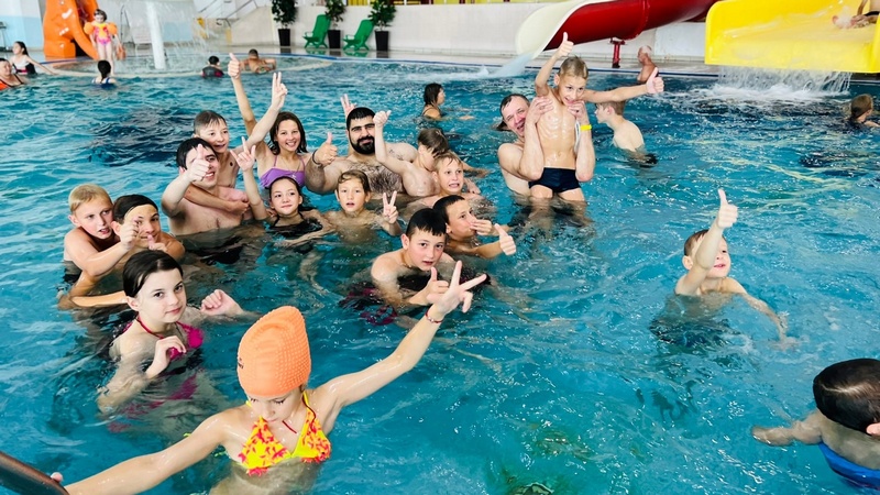 В аквапарке в Ханты-Мансийске отдохнули дети из ДНР