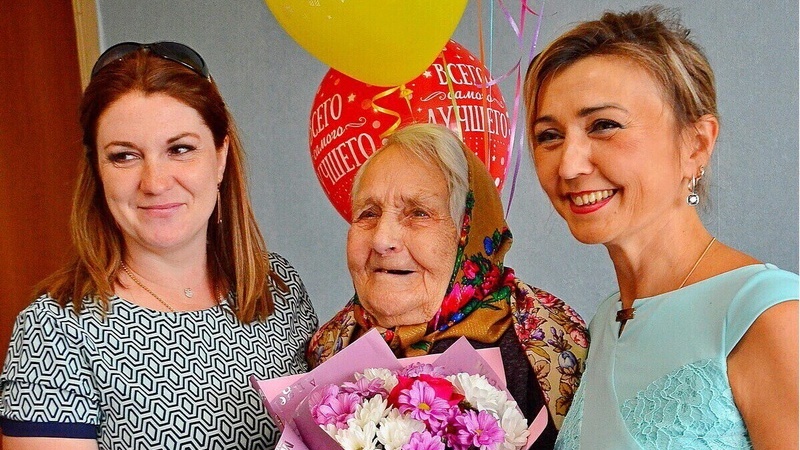 Долгожительница из Югры отметила 100-летний юбилей