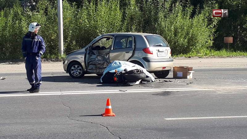 На Нефтеюганском шоссе в Сургуте насмерть разбился мотоциклист. ФОТО