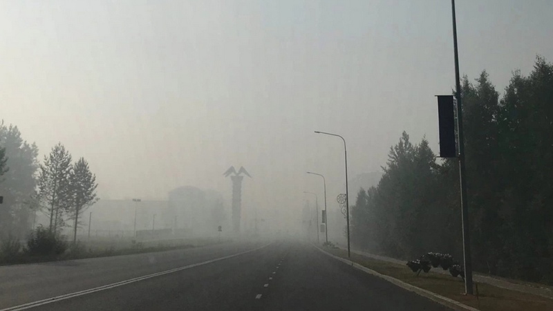 Город в Югре окутал смог — в воздухе превышена концентрация вредных веществ