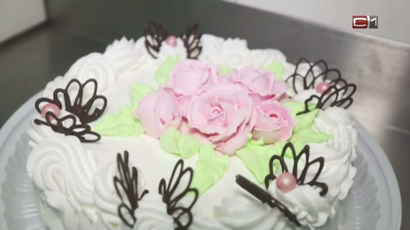 Жительница Югры осталась без торта на день рождения из-за мошенников