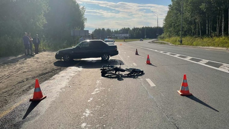 На трассе в Югре велосипедист попал под колеса авто