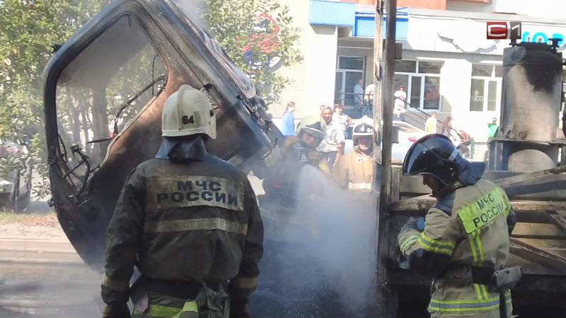 В мэрии Сургута прокомментировали инцидент со вспыхнувшим грузовиком
