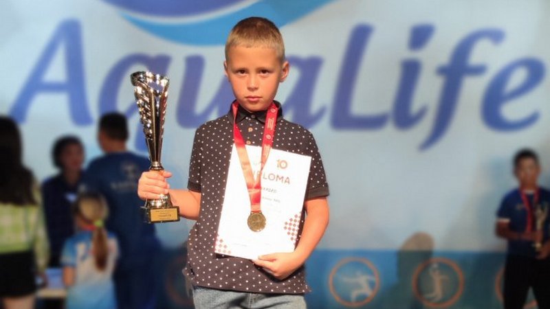 Юный сургутянин стал победителем первенства мира по русским шашкам