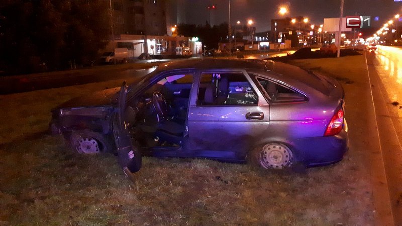 Этой ночью в центре Сургута перевернулся автомобиль