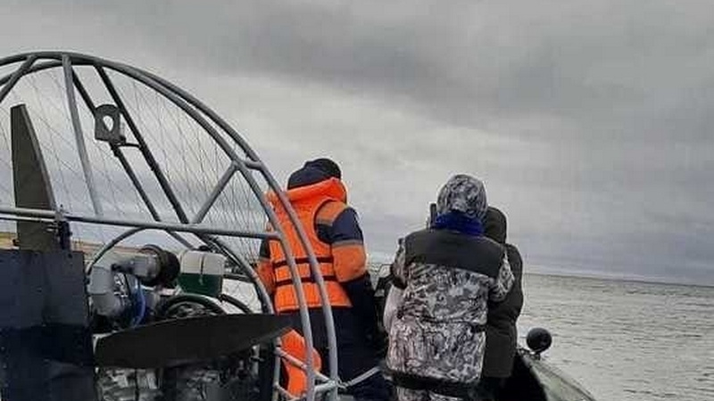 На Ямале спасатели эвакуировали беременную женщину из тундры