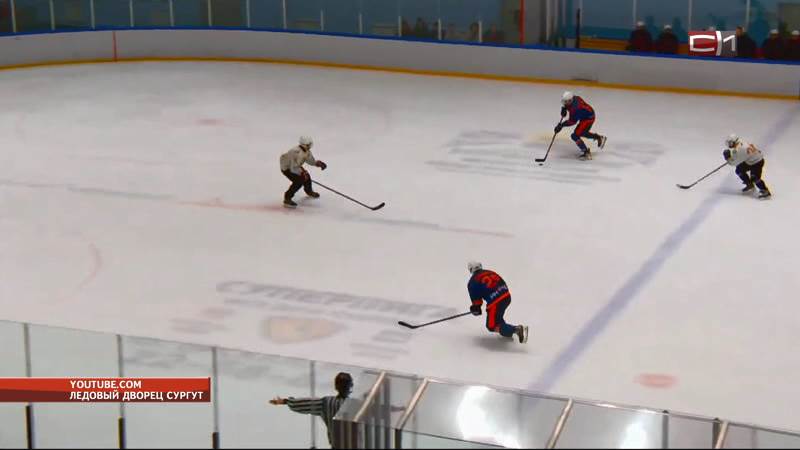 Сургутские хоккеисты разгромили челябинских со счетом 5-1