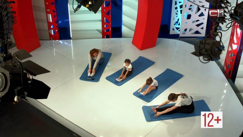 СКОРО: как детям преподают йогу через игру