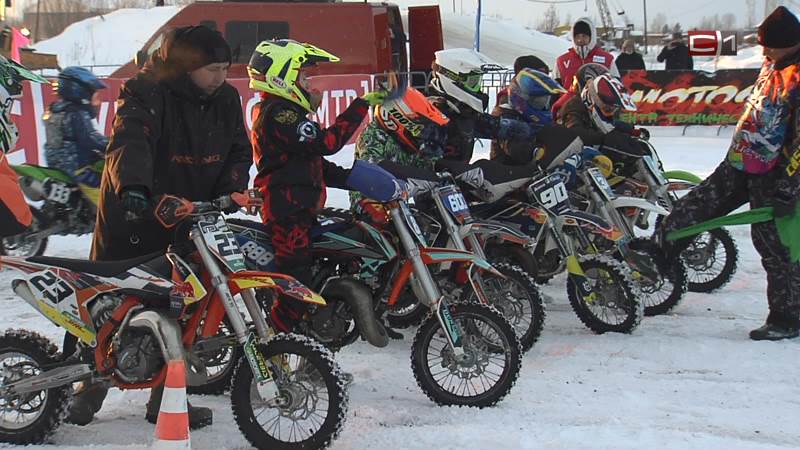 Соревнования по мотокроссу состоялись в Сургуте