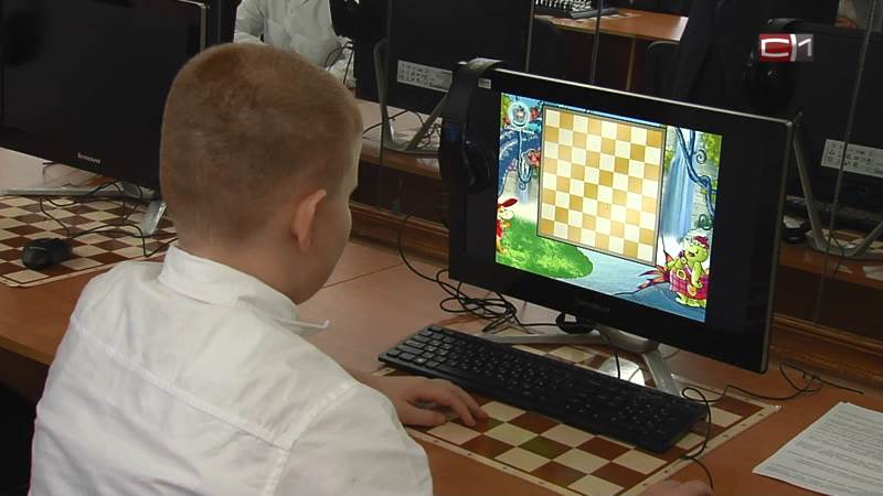 Юным шахматистам Сургутского района тренироваться поможет искусственный интеллект