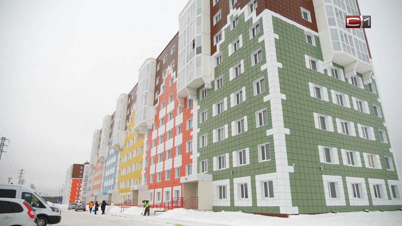 Новоселье под Новый год празднуют собственники фенольного жилья в Сургутском районе
