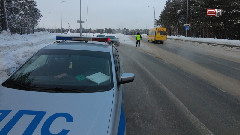 Жителей Нижневартовска призывают быть осторожней на дороге из-за наледи