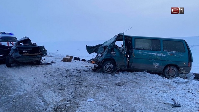 В жуткой аварии на трассе в Тюменской области погибли 4 человека