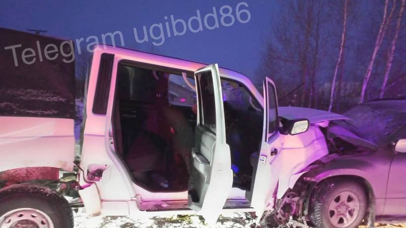 Три человека пострадали при столкновении УАЗ и «Сузуки» в Югре