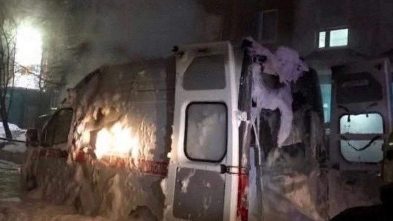 Автомобиль скорой помощи загорелся в одном из городов Югры