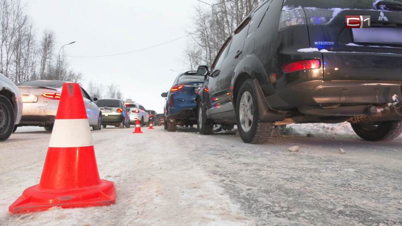 Нетрезвый водитель собрал «паровоз» из 4 машин на 30 лет Победы в Сургуте