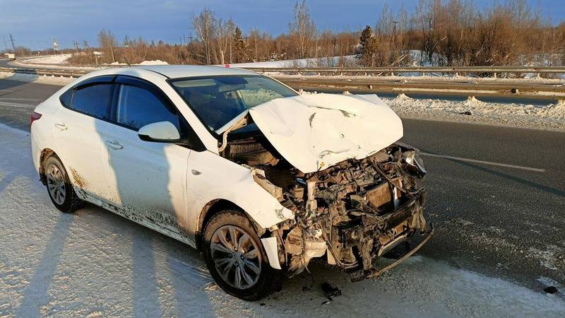 На трассе в Нефтеюганском районе в аварии пострадал пассажир