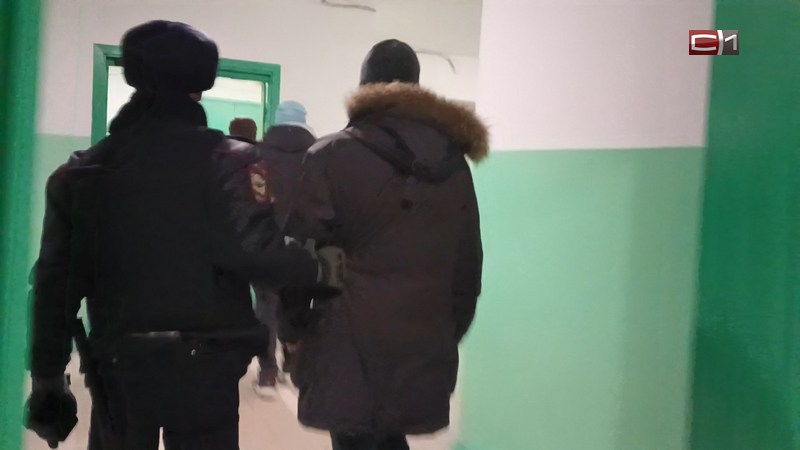 Ножницы, кровь, безразличные друзья: жестокое убийство в многоэтажке Сургута